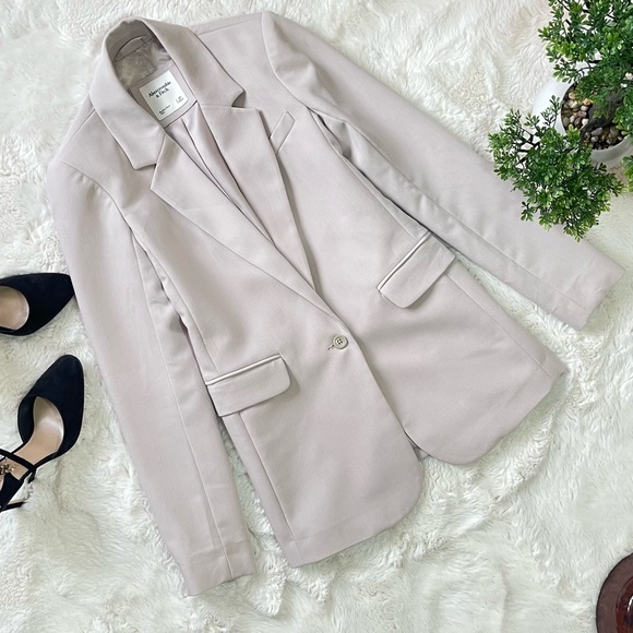 Abercrombie & Fitch Jackets & Blazers - Abercrombie & Fitch Blend Single Breasted Blazer – Beige – Size XS